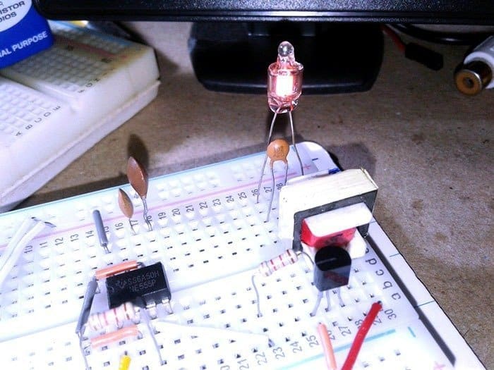 Neon Glow Bulb Tester-Breadboard Model_Run