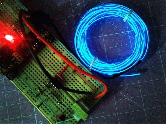 EL Wire Lamp Driver-Breadboard Prototype_run