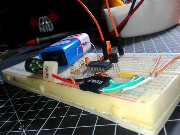 AntiSnatch Alarm-Breadboard version 1