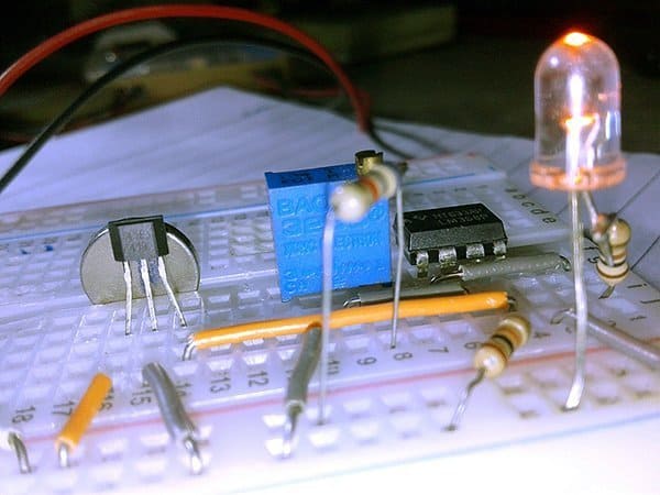 Hall-Effect Sensor-Breadboard 1