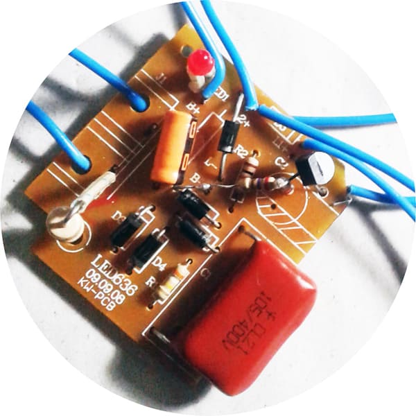 Automatic Rechargeable Flashlight Schematic