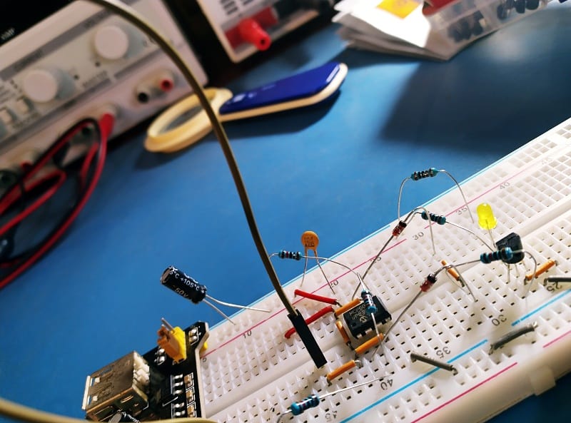 Window Comparator R2ROPA Breadboard