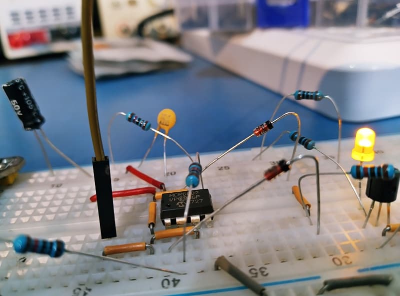 Window Comparator R2ROPA Breadboard