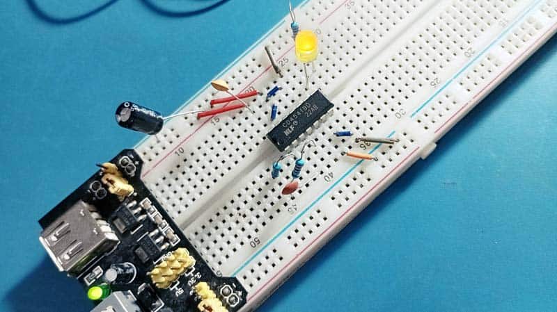 CD4541 Cyclic Timer Breadboard