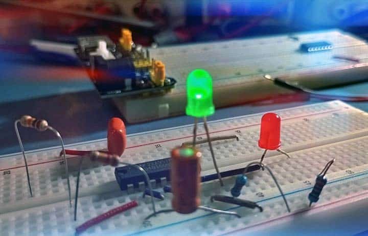 CD40106 LED Flasher Breadboard Test